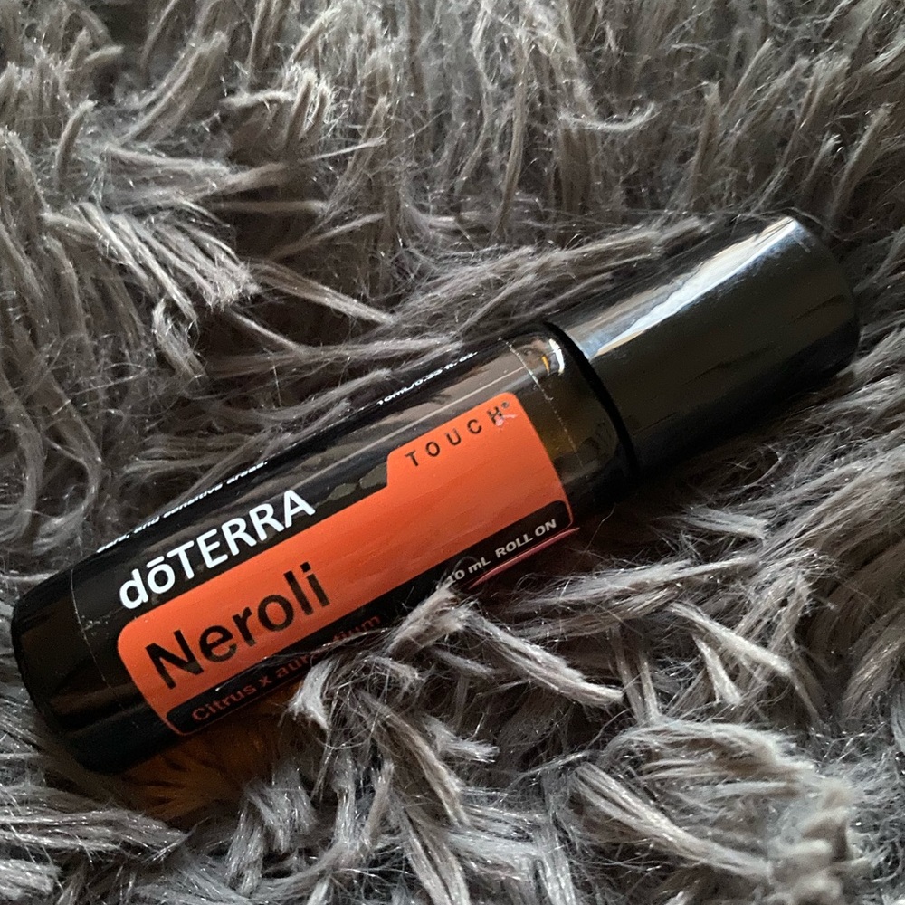 Neroil roll on